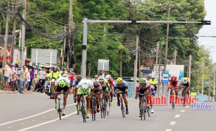 Trịnh Đức Tâm nhất chặng 1 giải đua xe đạp ĐBSCL lần thứ 27